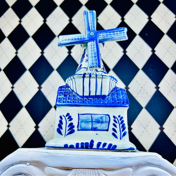 Music Box Blue and White Delft Windmill – Hand-Painted Ceramic – Vintage Dutch - Picture 3 of 12